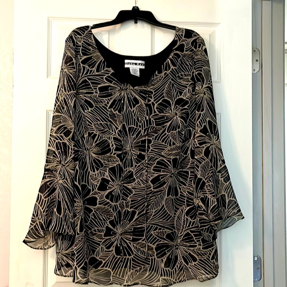 WOMEN’S PLUS SIZE BLOUSE : SIZE 26W